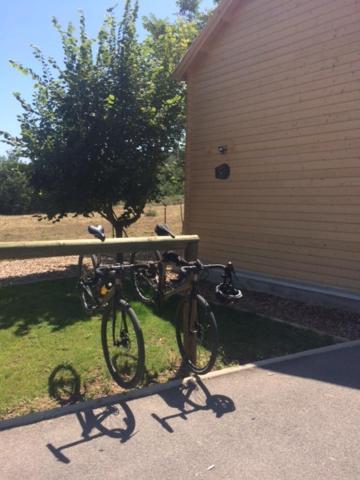 Gite Le Chalet Des Milles Et Un Chemins Castelnou Exterior photo